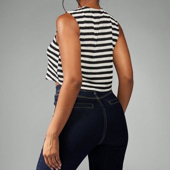 Black And White Casual Women's Striped Knit Sleeveless Tank Top - Picture 2 of 6